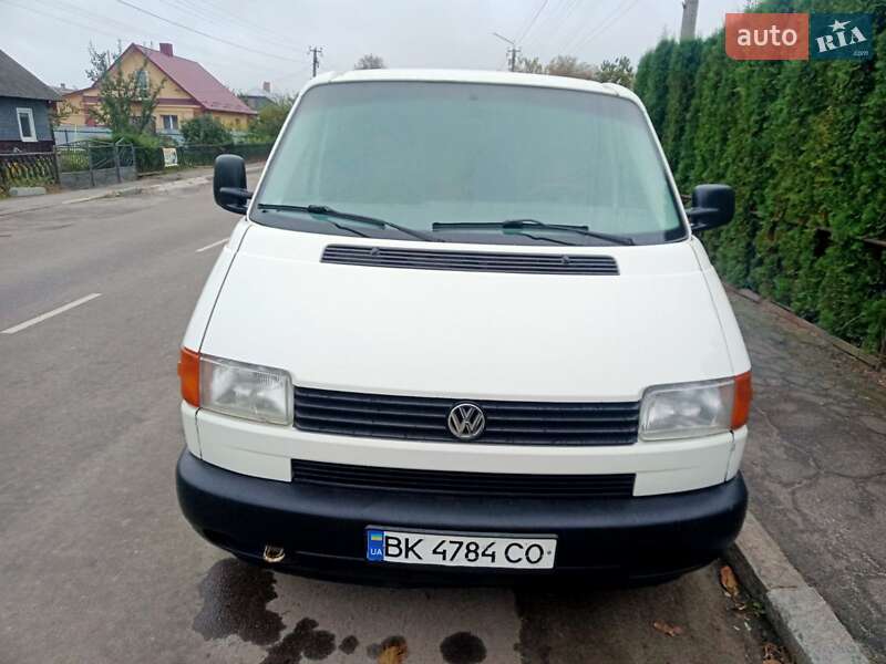 Мінівен Volkswagen Transporter 2002 в Рівному
