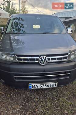 Вантажний фургон Volkswagen Transporter 2012 в Новомиргороді