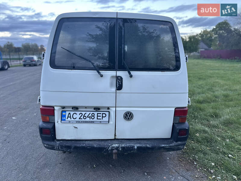 Минивэн Volkswagen Transporter 2000 в Любомле