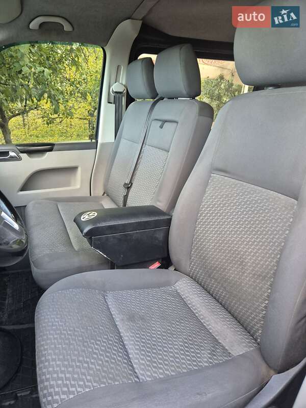 Вантажопасажирський фургон Volkswagen Transporter 2012 в Новомиргороді