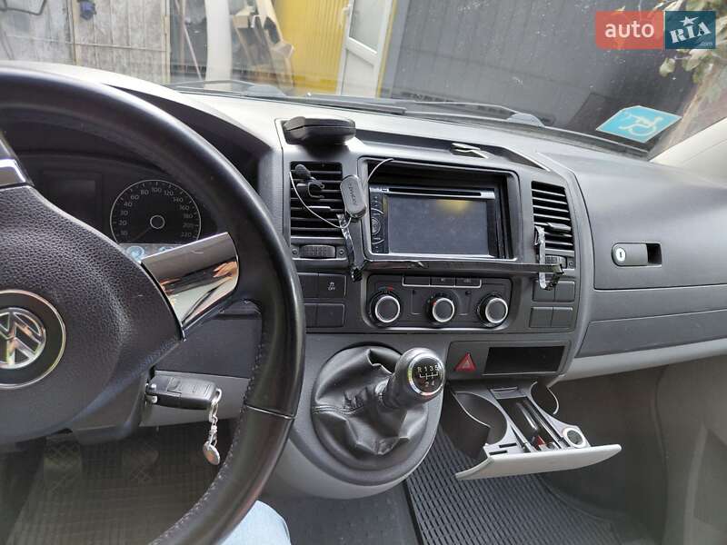 Грузовой фургон Volkswagen Transporter 2011 в Киеве