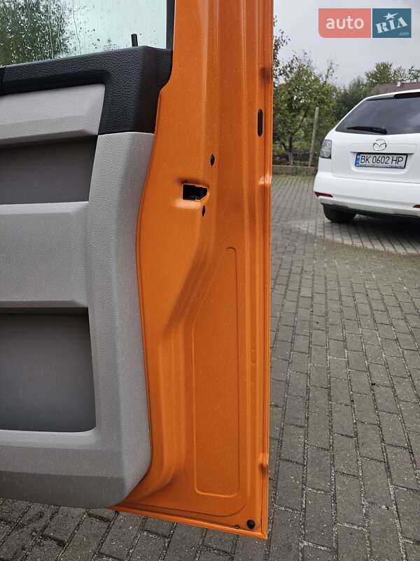 Мінівен Volkswagen Transporter 2018 в Рівному