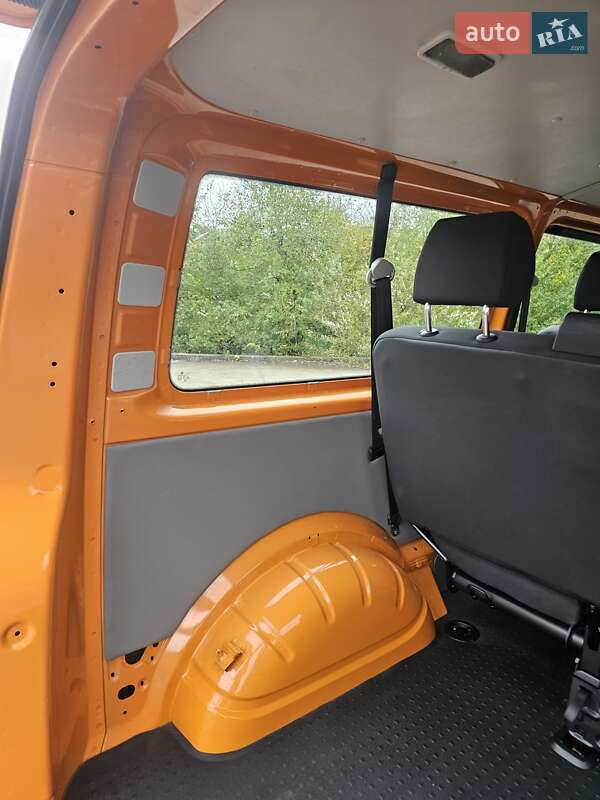 Мінівен Volkswagen Transporter 2018 в Рівному