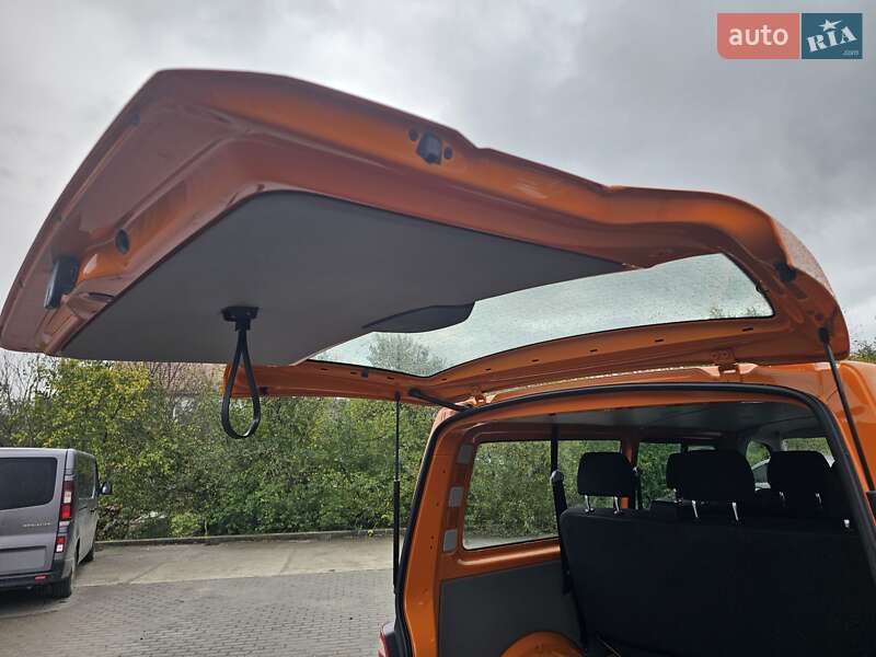 Мінівен Volkswagen Transporter 2018 в Рівному