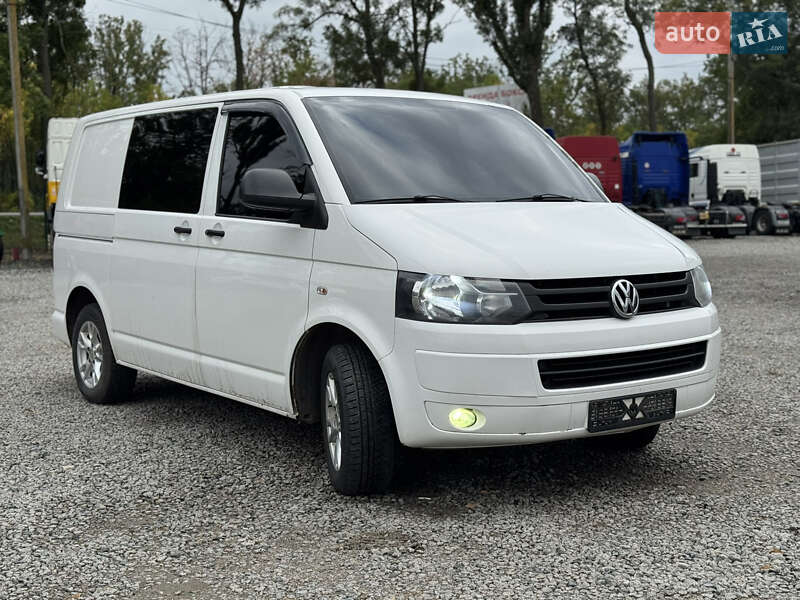 Грузопассажирский фургон Volkswagen Transporter 2011 в Умани