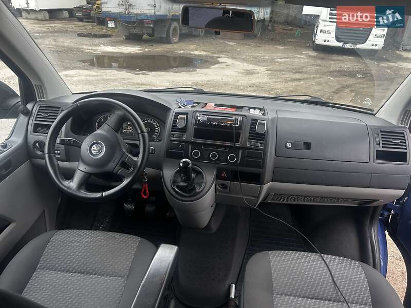 Вантажний фургон Volkswagen Transporter 2012 в Харкові