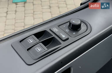 Минивэн Volkswagen Transporter 2009 в 