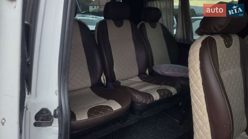 Мінівен Volkswagen Transporter 2005 в Тячеві