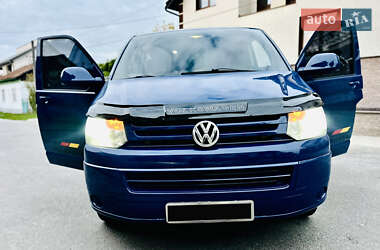 Минивэн Volkswagen Transporter 2010 в 
