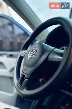 Минивэн Volkswagen Transporter 2010 в 