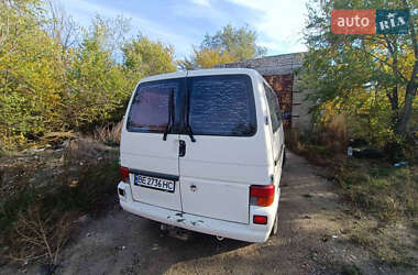 Минивэн Volkswagen Transporter 2000 в 
