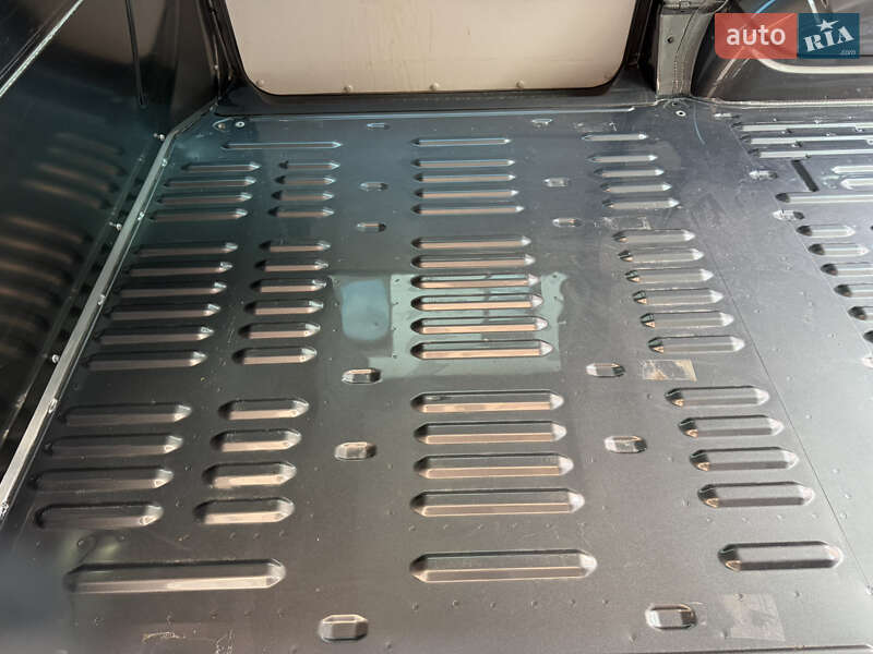 Вантажний фургон Volkswagen Transporter 2019 в Тячеві