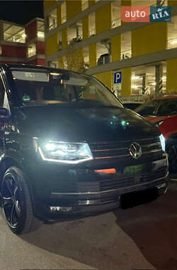 Минивэн Volkswagen Transporter 2017 в 