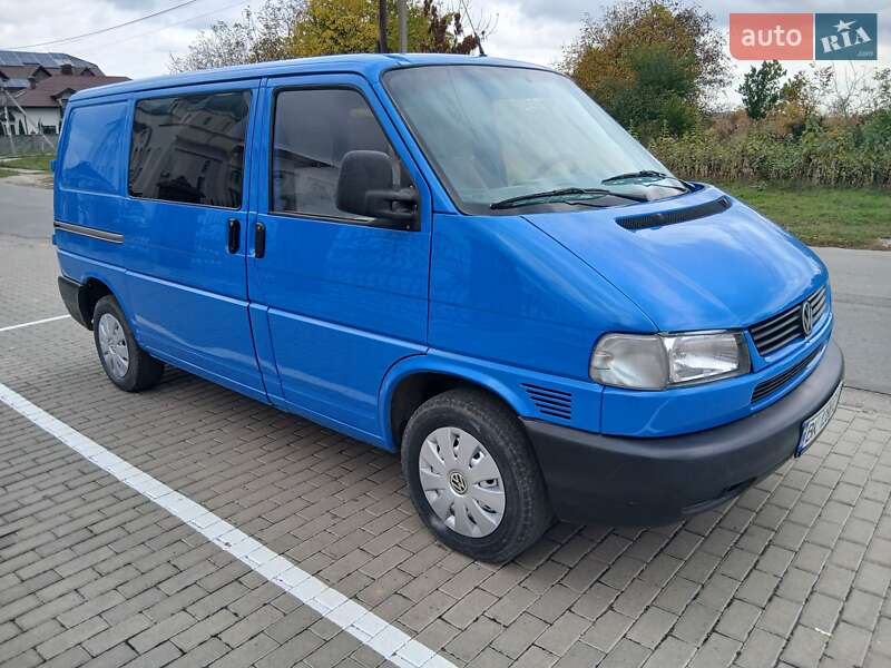 Минивэн Volkswagen Transporter 2002 в Ровно