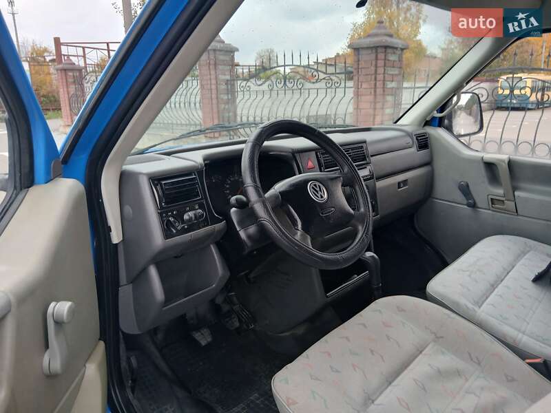 Минивэн Volkswagen Transporter 2002 в Ровно