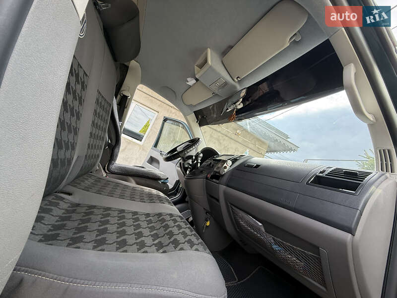 Мінівен Volkswagen Transporter 2005 в Снятині