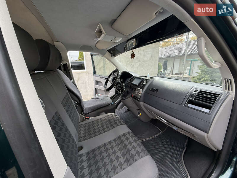 Мінівен Volkswagen Transporter 2005 в Снятині