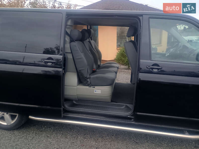 Минивэн Volkswagen Transporter 2012 в Ровно