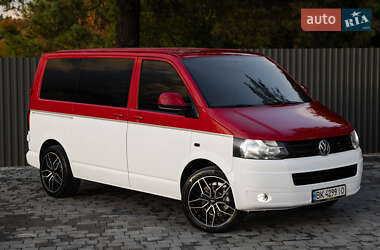 Грузопассажирский фургон Volkswagen Transporter 2011 в Ровно