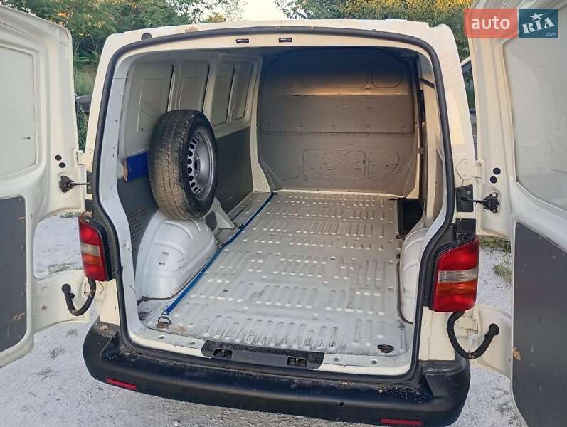Вантажний фургон Volkswagen Transporter 2004 в Запоріжжі