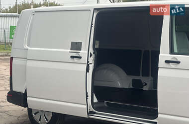 Грузовой фургон Volkswagen Transporter 2023 в  фото 64 Грузовой фургон Volkswagen Transporter 2023 в