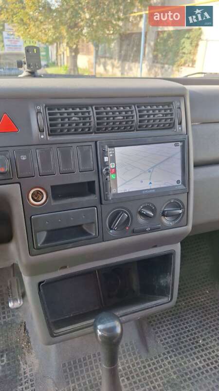Грузовой фургон Volkswagen Transporter 2001 в Харькове
