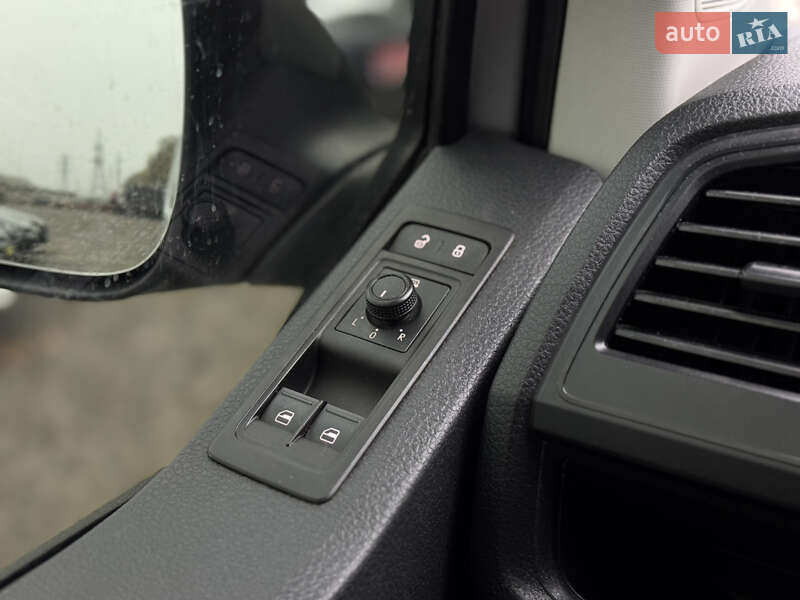 Грузовой фургон Volkswagen Transporter 2016 в Умани фото 12 Грузовой фургон Volkswagen Transporter 2016 в Умани