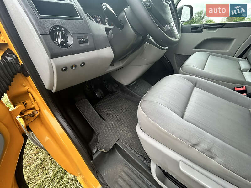 Грузовой фургон Volkswagen Transporter 2015 в Киеве