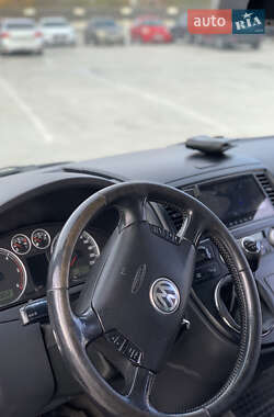Минивэн Volkswagen Transporter 2009 в 