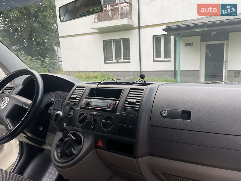 Минивэн Volkswagen Transporter 2007 в Буче