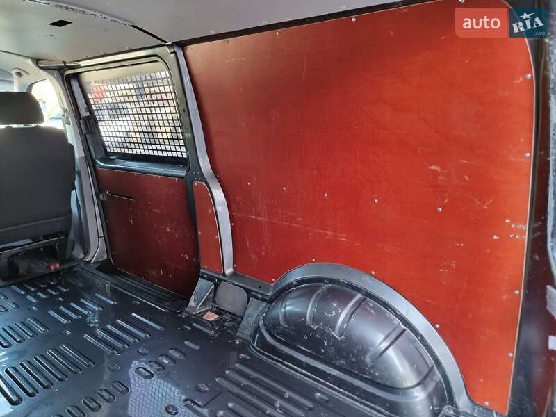 Грузовой фургон Volkswagen Transporter 2020 в Радивилове