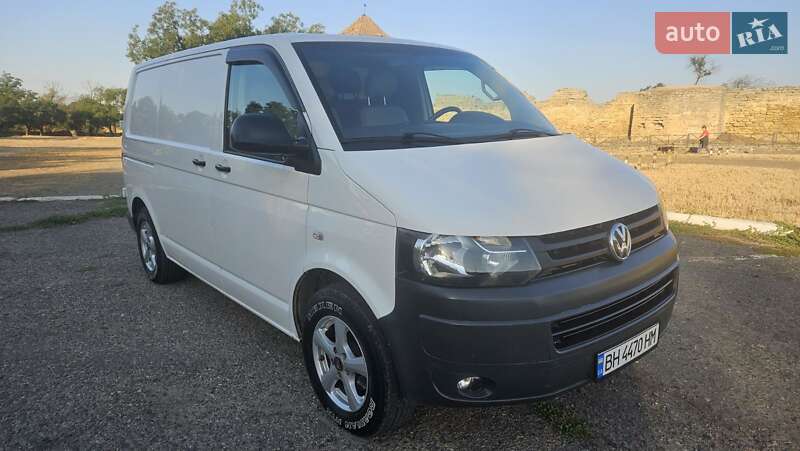 Грузовой фургон Volkswagen Transporter 2013 в Белгороде-Днестровском