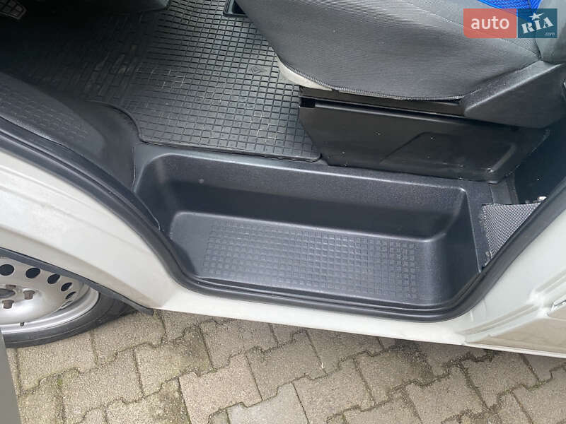 Минивэн Volkswagen Transporter 2002 в Костополе