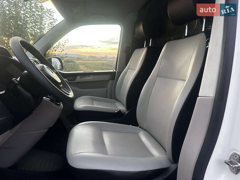Вантажний фургон Volkswagen Transporter 2016 в Дубні фото 24 Вантажний фургон Volkswagen Transporter 2016 в Дубні
