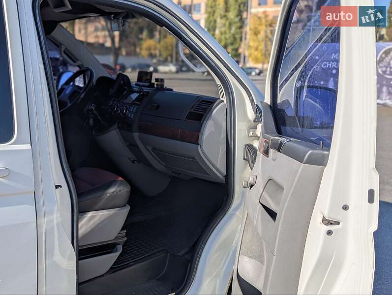 Мінівен Volkswagen Transporter 2004 в Києві