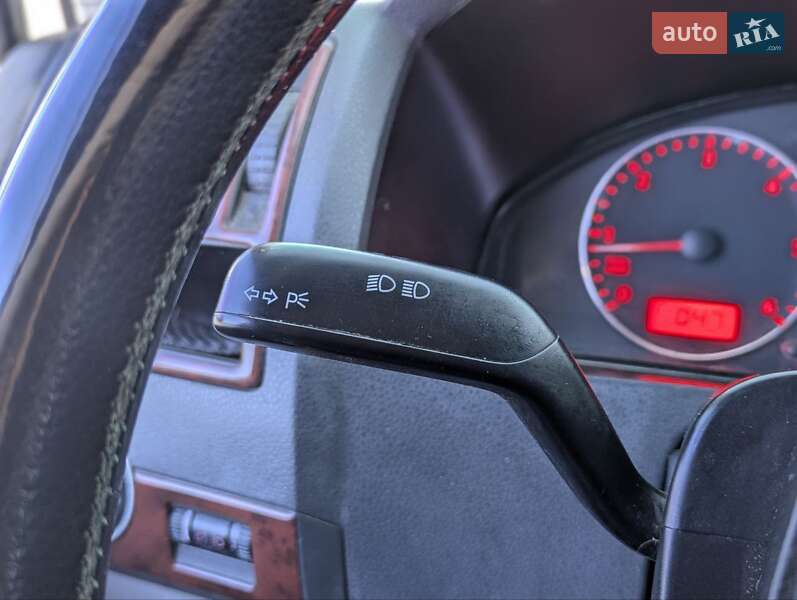 Мінівен Volkswagen Transporter 2004 в Києві