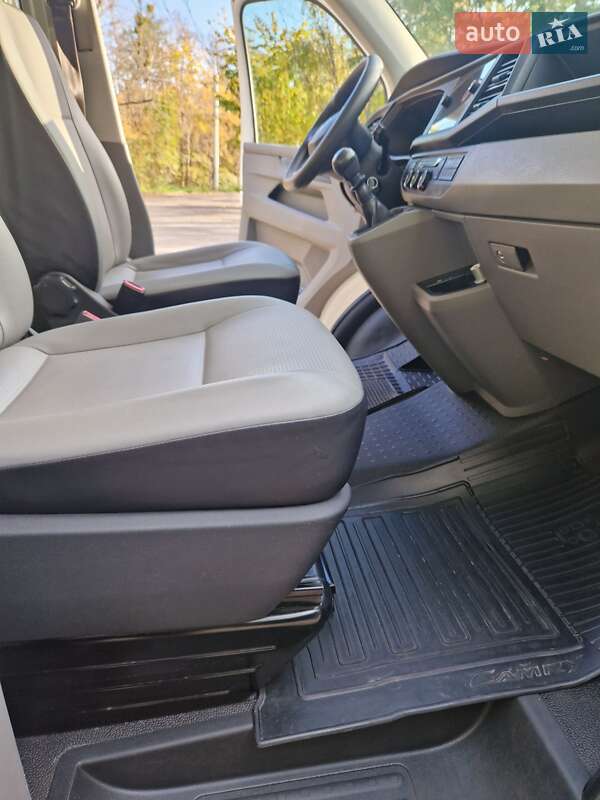 Мінівен Volkswagen Transporter 2021 в Києві