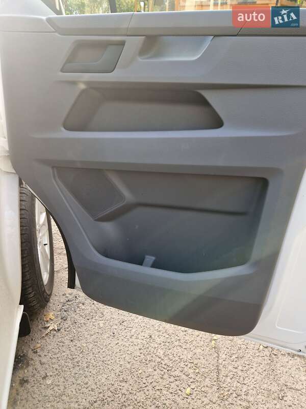 Мінівен Volkswagen Transporter 2021 в Києві