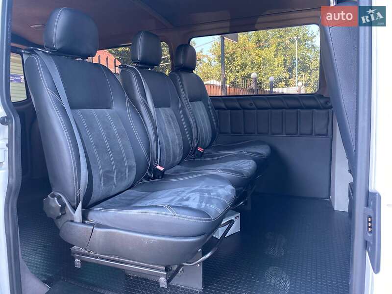 Грузовой фургон Volkswagen Transporter 2013 в Киеве фото 11 Грузовой фургон Volkswagen Transporter 2013 в Киеве