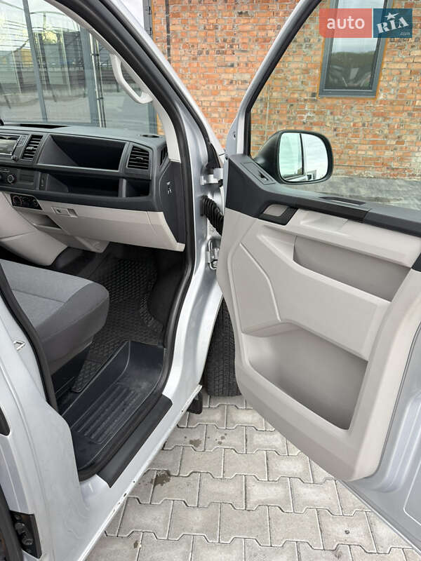 Вантажний фургон Volkswagen Transporter 2018 в Луцьку