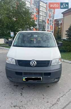 Минивэн Volkswagen Transporter 2008 в Вараше