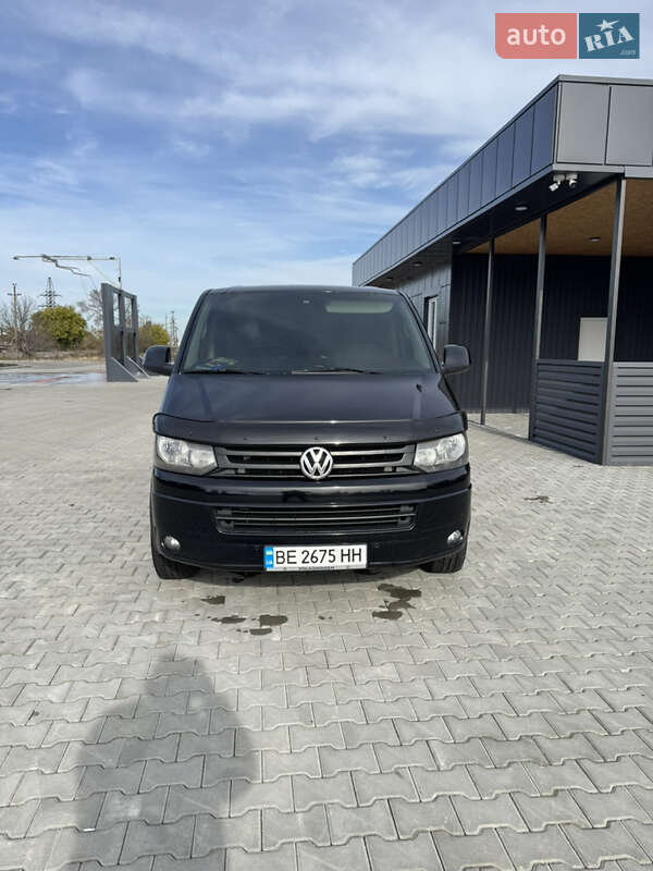 Грузовой фургон Volkswagen Transporter 2013 в Врадиевке