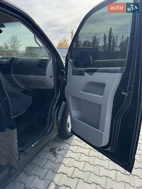 Грузовой фургон Volkswagen Transporter 2013 в Врадиевке