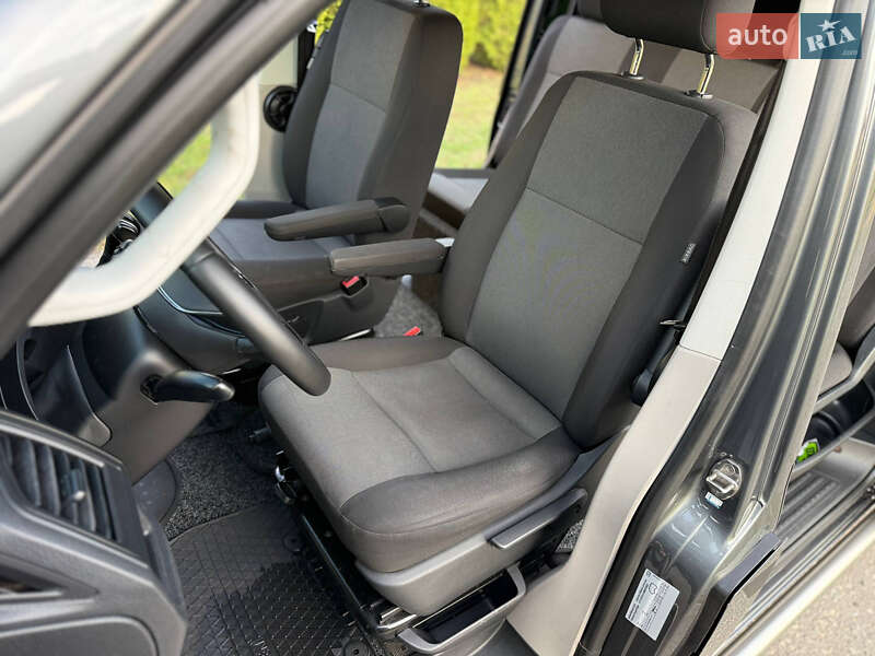 Минивэн Volkswagen Transporter 2016 в Днепре