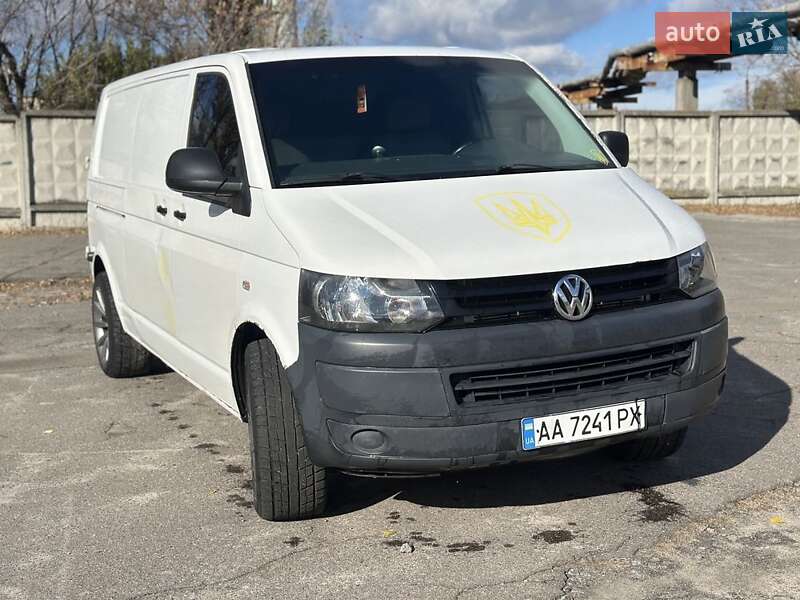 Вантажний фургон Volkswagen Transporter 2013 в Києві