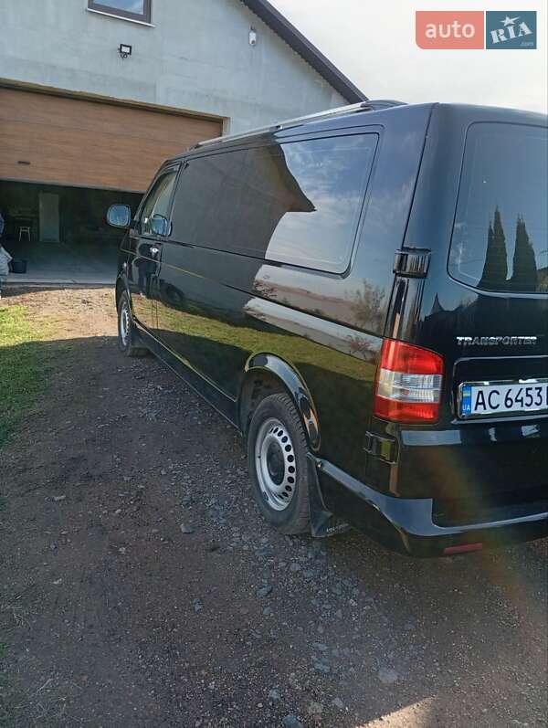 Минивэн Volkswagen Transporter 2010 в Нововолынске