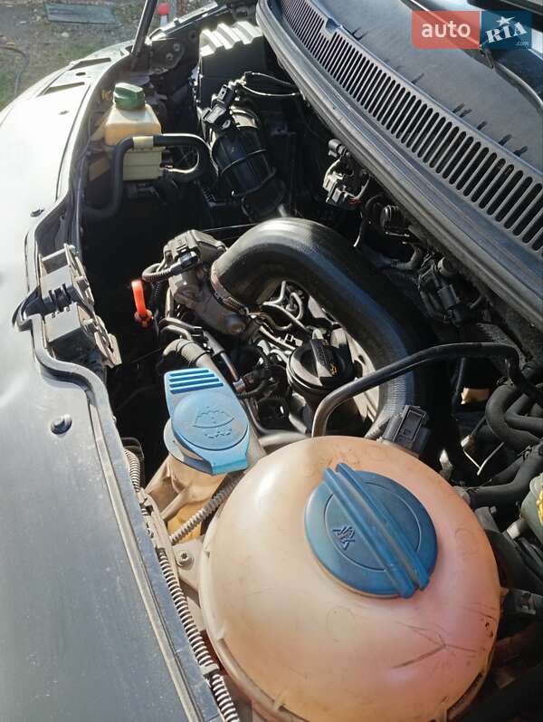 Минивэн Volkswagen Transporter 2010 в Нововолынске