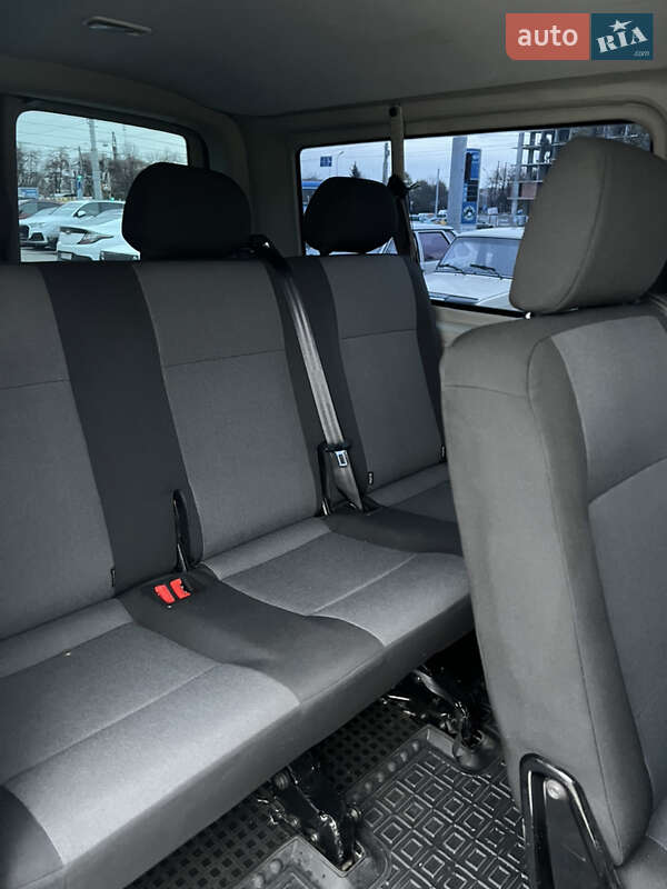 Мінівен Volkswagen Transporter 2017 в Львові
