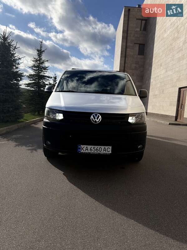 Грузовой фургон Volkswagen Transporter 2010 в Киеве