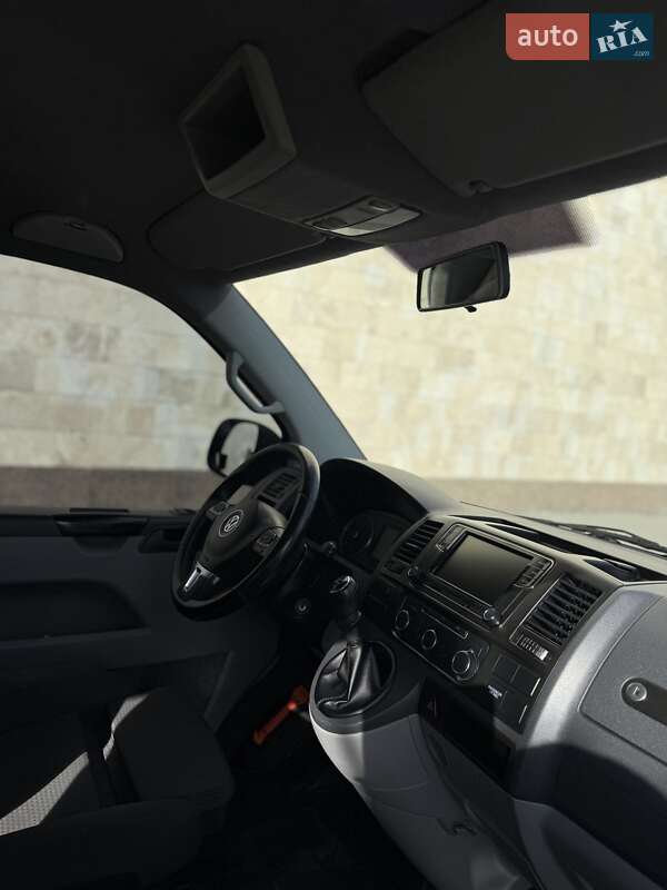 Грузовой фургон Volkswagen Transporter 2010 в Киеве